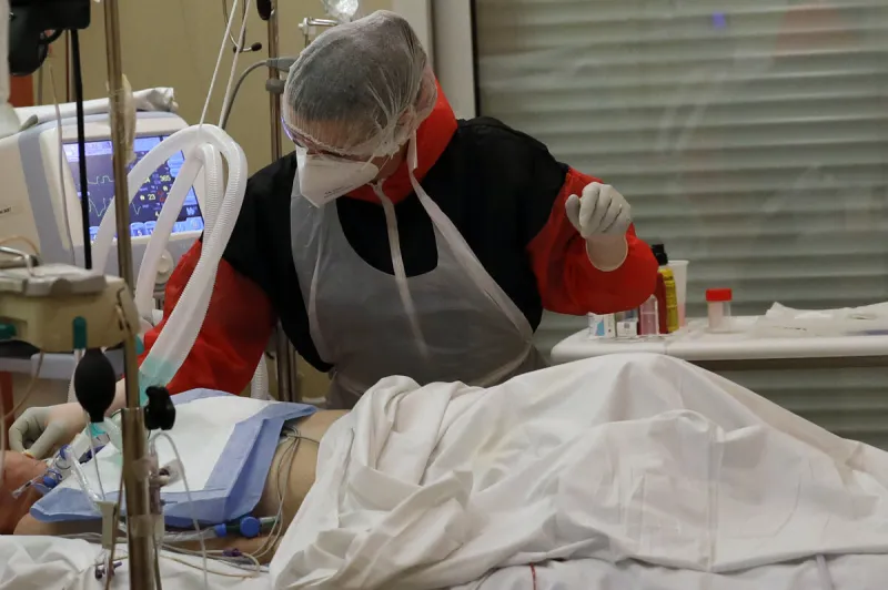 Koronavírus sa snažia využiť podvodníci na okradnutie seniorov - SME