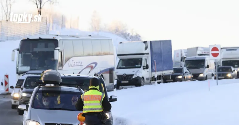KORONAVÍRUS Na česko-nemeckých hraniciach sa po zavedení kontrol tvoria dlhé kolóny | Topky.sk