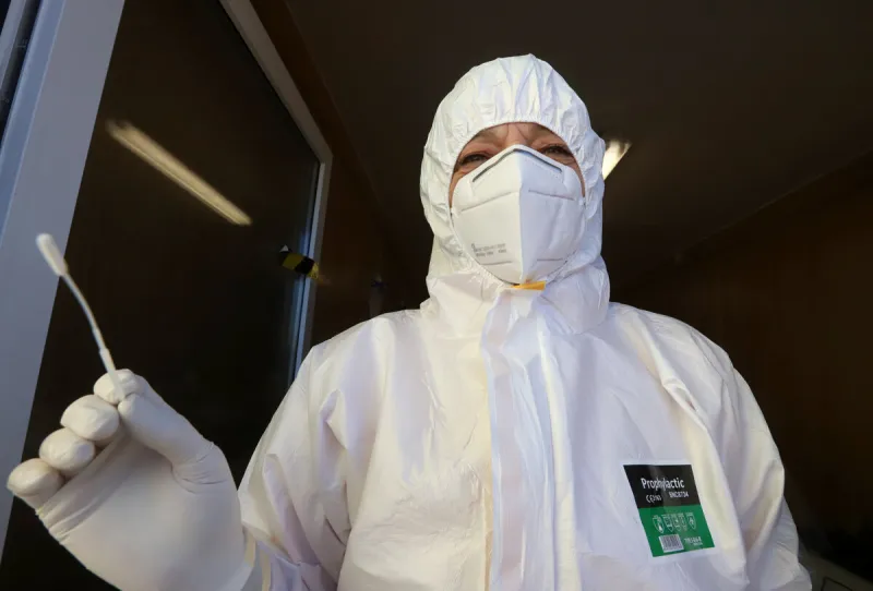 Na Slovensku pribudlo 2 555 nových prípadov koronavírusu a 103 úmrtí na COVID-19 - SME