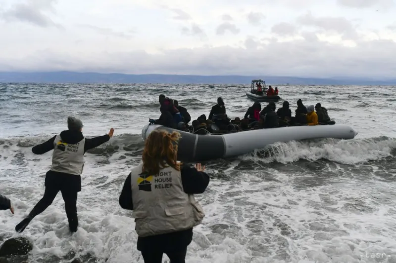 Pri Lampeduse zachránili 47 migrantov z prevráteného plavidla