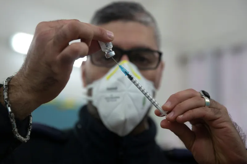 Koronavírus: Dve dávky vakcíny Pfizer chránia na 95,8 percenta (minúta po minúte) - SME