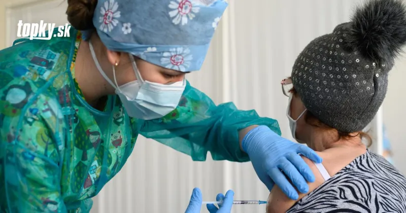 KORONAVÍRUS Pilotné očkovacie centrum v Trnave za víkend zaočkovalo takmer 2500 učiteľov | Topky.sk