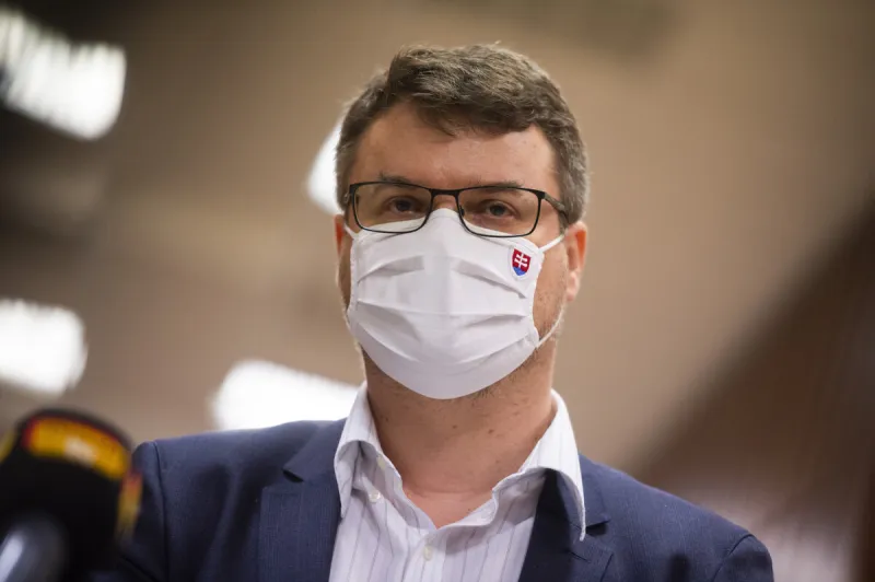 Podpredseda vlády Štefan Holý má opäť koronavírus - SME