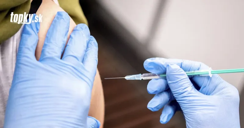 KORONAVÍRUS Lekári upozorňujú: Na toto buďte pripravení po druhej dávke očkovania | Topky.sk