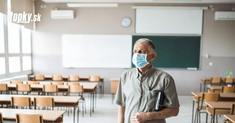 KORONAVÍRUS Štúdia v Británii: Riziko nákazy je u učiteľov porovnateľné so širšou populáciou | Topky.sk