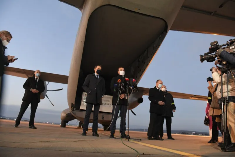 Rusi sú ochotní zrušiť zmluvy na Sputnik bez sankcií, tvrdí Matovič - SME