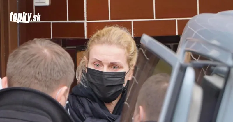 Z nemocnice rovno na psychiatriu! Jankovská sa po zadržaní totálne zrútila: Šokujúce FOTO exsudkyne | Topky.sk