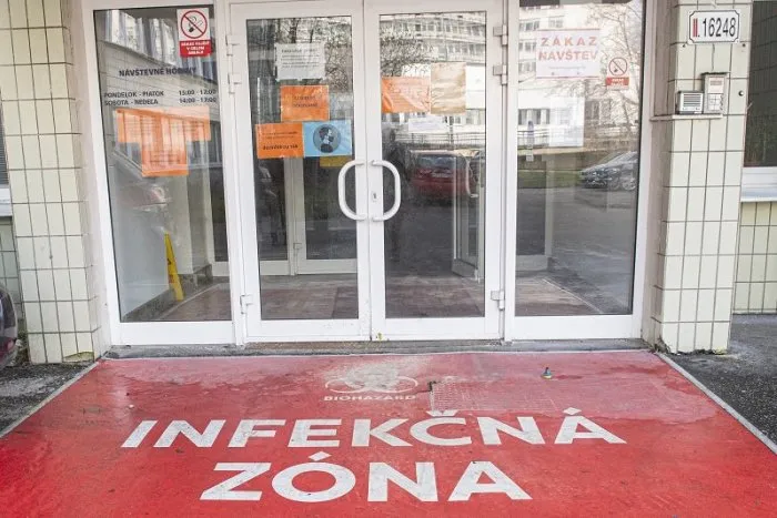 Koronavírus na Slovensku: Ochoreniu podľahla ďalšia takmer stovka ľudí | Dnes24.sk