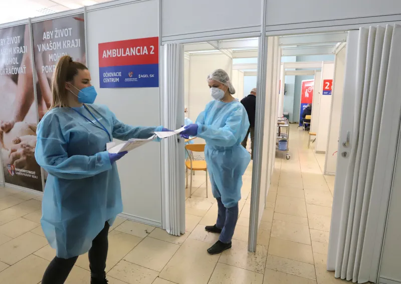 Koronavírus: V Česku budú platiť odlišné karanténne pravidlá (minúta po minúte) - SME
