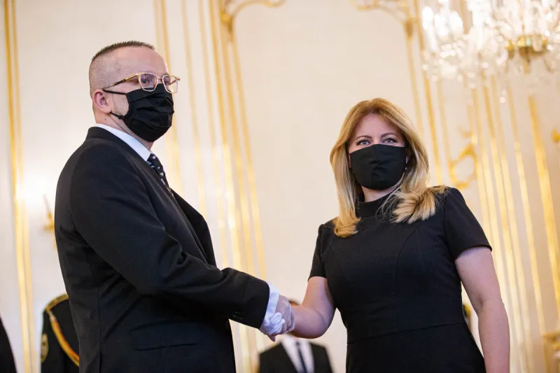 Pčolinský, Beňa či Gašparovič. Deravá bola aj tajná služba - SME