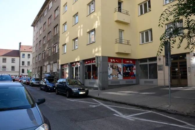 Foto: Obvinili ľudí, ktorí ohrozovali život seniorov v domove dôchodcov v Bratislave - Webnoviny.sk
