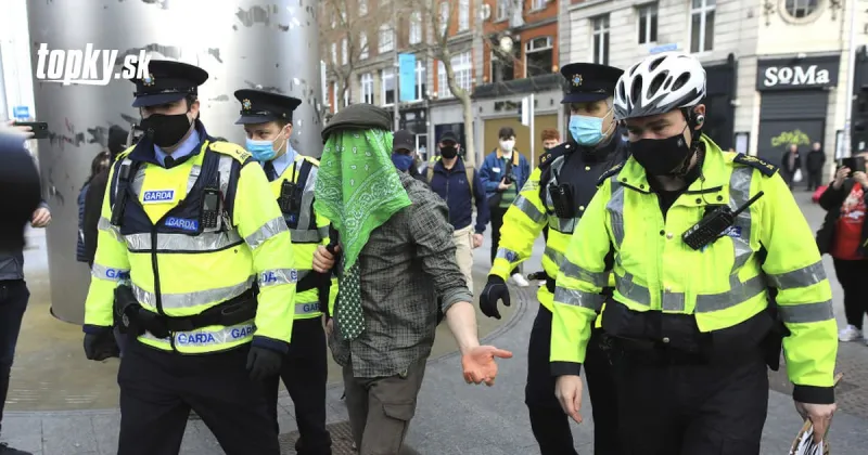 KORONAVÍRUS Na protestoch proti lockdownu v Dubline zatkli 16 osôb | Topky.sk