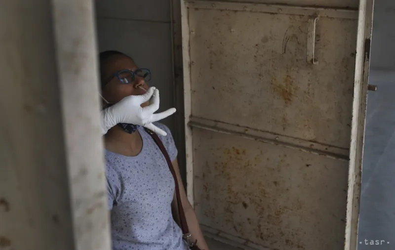 V Indii a Pakistane prudko stúpol počet nakazených koronavírusom