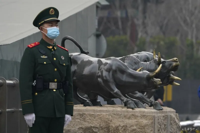 Čína zaznamenala po vyše mesiaci prvú lokálnu nákazu koronavírusom