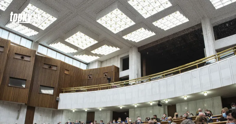 KORONAVÍRUS Balík noviel súvisiacich s druhou vlnou pandémie prerokuje parlament zrýchlene | Topky.sk
