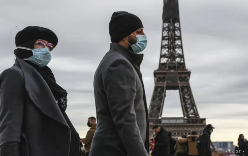 Pre Paríž a viaceré časti krajiny začal platiť lockdown