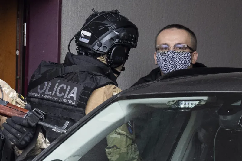 Polícia vykonáva v prípade Pčolinského domovú prehliadku - SME