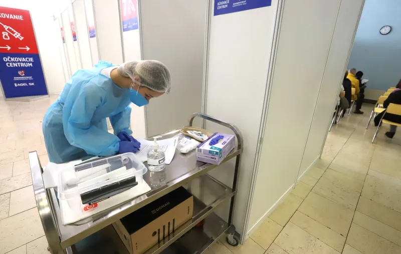 Na Slovensku pribudlo 1 531 nových prípadov koronavírusu a 53 úmrtí na Covid-19 - SME