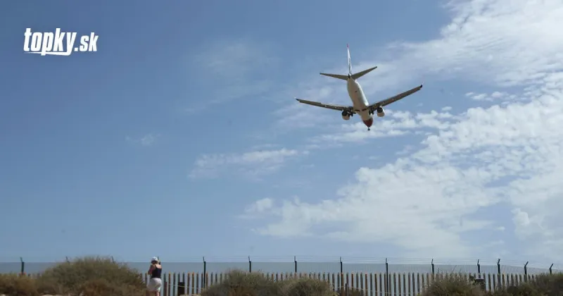 Dovolenkárov nezastavil ani KORONAVÍRUS: Tisíce turistov odleteli na Malorku | Topky.sk