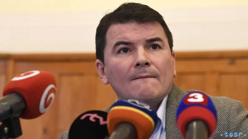 Polícia i nemocnica preverujú nekalé praktiky na plastickej chirurgii v Košiciach - Domáce - Správy - Pravda.sk
