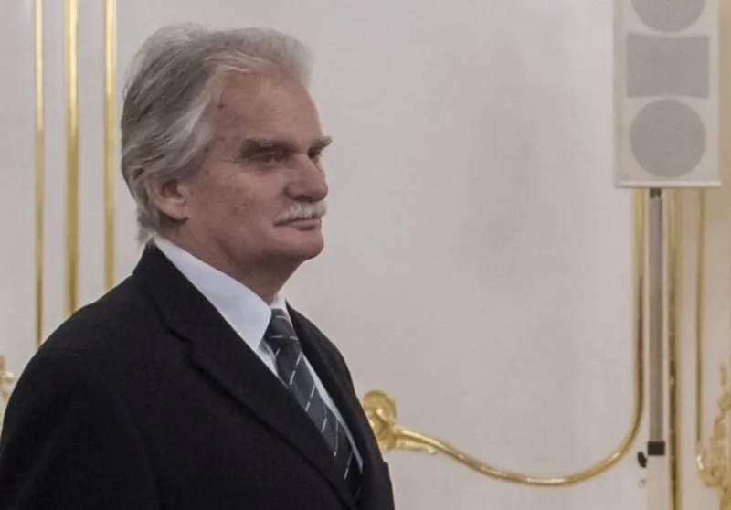 Mamojka poprel kontakty na zločineckú skupinu sátorovcov - SME
