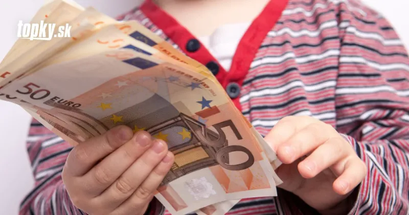 KORONAVÍRUS Pandémia finančne zasiahla aj deti! Vzdelávanie nie je jediný problém, pozor na peniaze | Topky.sk