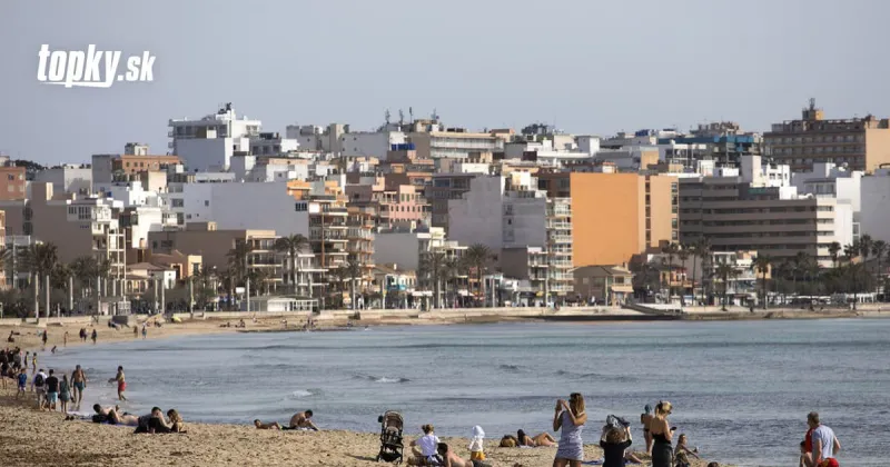 KORONAVÍRUS Španieli sa odmietajú slniť s rúškami: VIDEO Minister verí v zdravý rozum | Topky.sk
