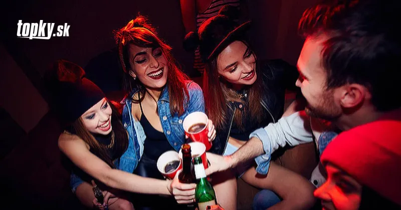 KORONAVÍRUS Opatrenia totálne ignorovali: Česká polícia ukončila nelegálnu párty v centre Prahy | Topky.sk