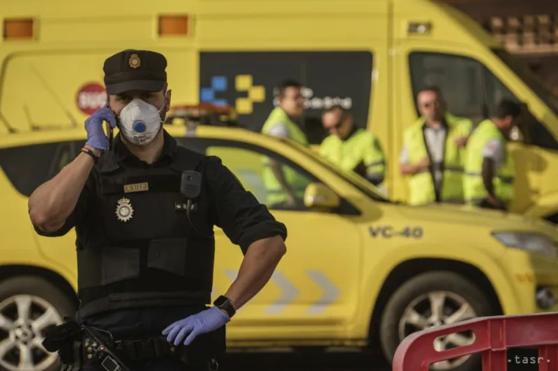 V tábore na Tenerife sa pobili migranti, polícia zatkla osem ľudí