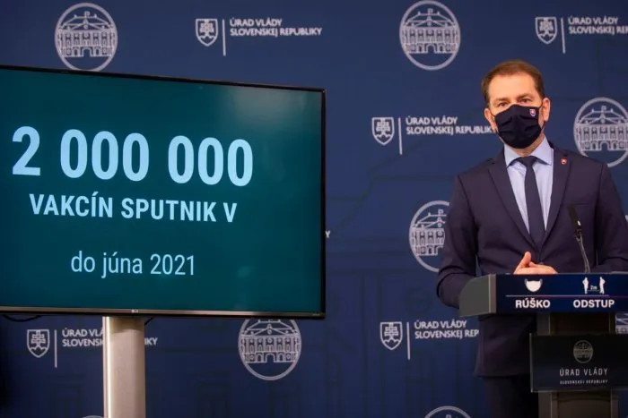 VYTOČENÝ Matovič bráni vakcínu Sputnik V: Čo tam po ľuďoch, hrá sa tu ŠPINAVÁ hra!