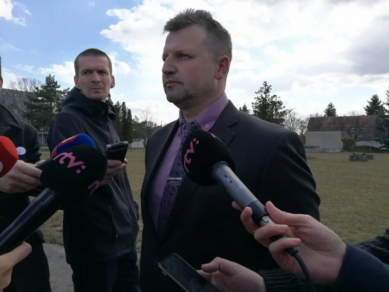 Prokurátor Kováčik nečakane zvoláva ľudí na námestia – Denník N