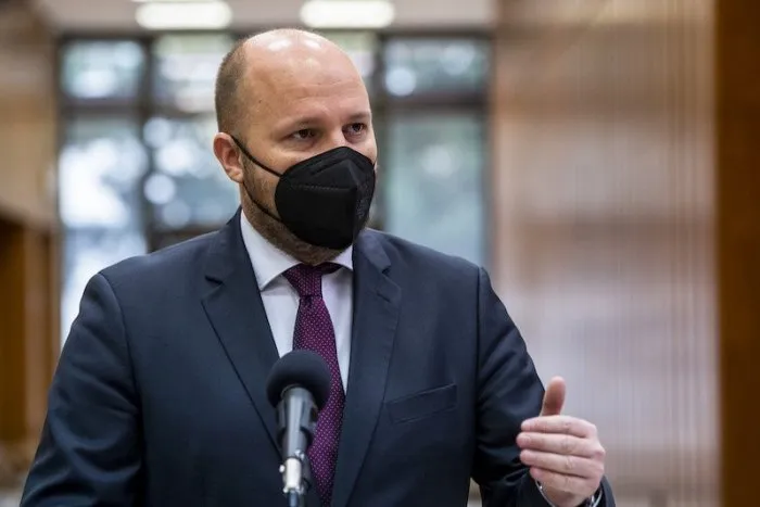 Naď o Matovičovi: Pri Sputniku chce dokončiť to, čo začal. Iné témy riešiť nebude
