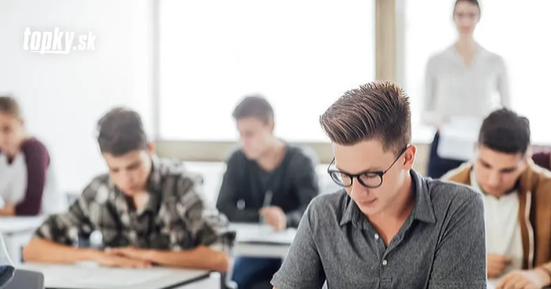 KORONAVÍRUS Stredné školy v Grécku sa otvorili po 5 mesiacoch: Vyžadujú test dvakrát týždenne | Topky.sk