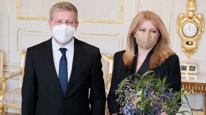 Čaputová už má zmluvu k Sputniku, s ministrom témou aj očkovanie - Domáce - Správy - Pravda.sk