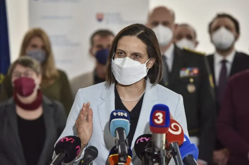 Kolíková odporučila odtajnenie zmluvy o Sputniku V, Baťovú označila za bielu vranu - SME