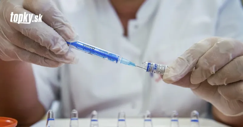 KORONAVÍRUS Úrady hlásia ďalšie stovky prípadov: Hospitalizovaných ubúda, prvú dávku už dostalo vyše milión ľudí! | Topky.sk