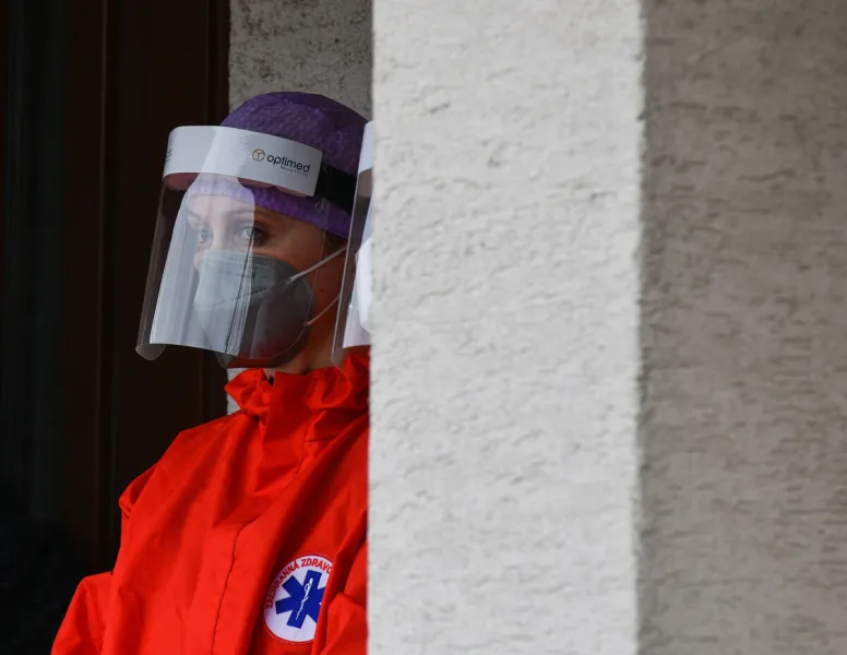 Koronavírus na Slovensku: Otvoriť môžu terasy aj fitnescentrá (minúta po minúte) - SME