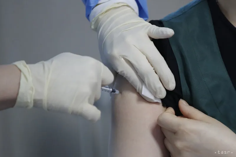 MZ: Očkovanie najviac ohrozených koronavírusom by sa mohlo urýchliť