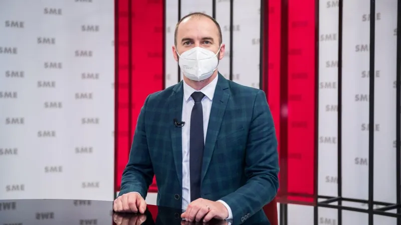 Šípoš z OĽANO: Ak by bol Sputnik prúser, ľudia by to písali na internete - Video SME