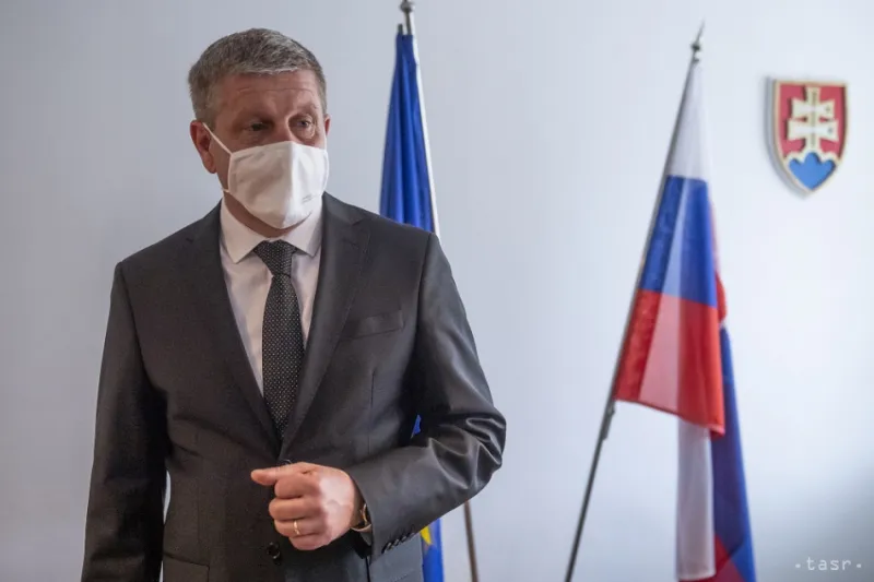 V. Lengvarský je prekvapený, že zmluva o Sputniku V nie je zverejnená