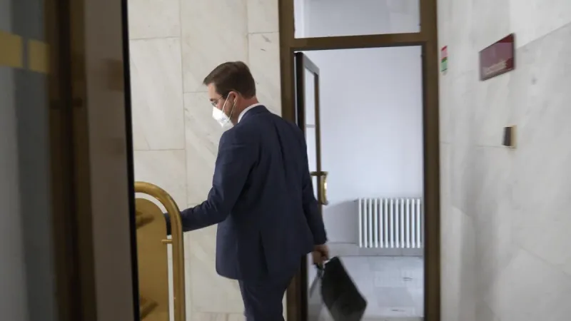 Sputnik: Ako Krajčí ušiel pred otázkami novinárov - Video SME