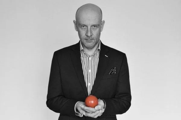 .týždeň Juraja Petroviča: Zmluva na Sputnik V | Komentáre | .týždeň - iný pohľad na spoločnosť