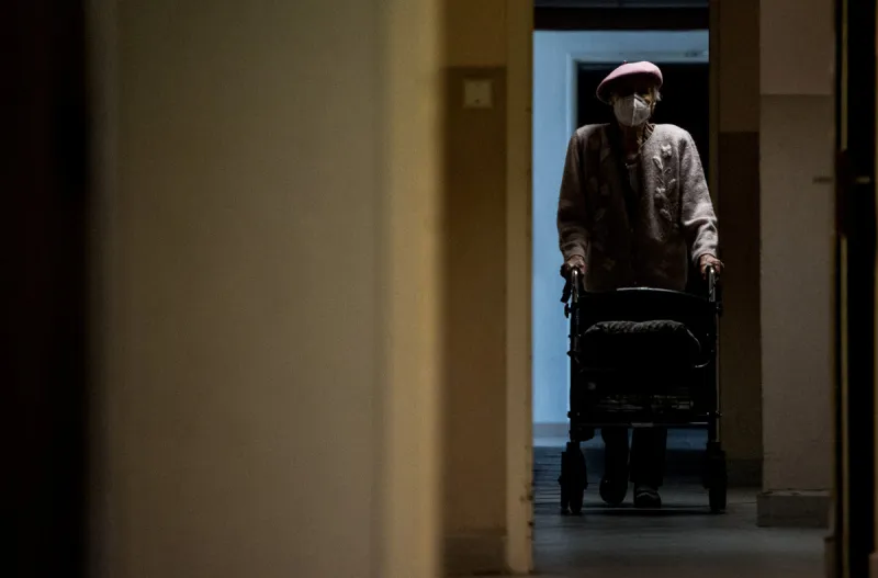 Koronavírus v domovoch sociálnych služieb. Ako klienti prežívajú pandémiu covidu - SME