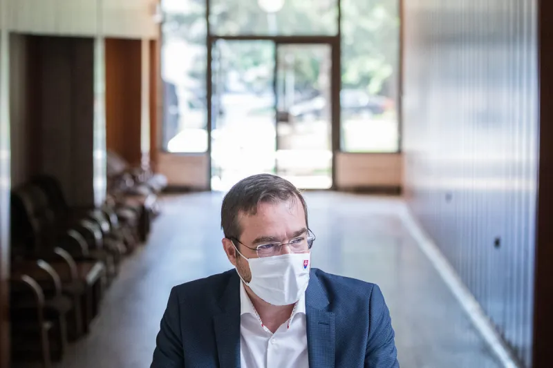 Zmluva k Sputniku je výhodnejšia, ako pri iných vakcínach, tvrdí Krajčí - SME