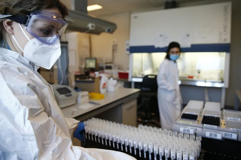 Na Slovensku pribudlo 373 nových prípadov koronavírusu a 44 úmrtí na Covid-19 - SME