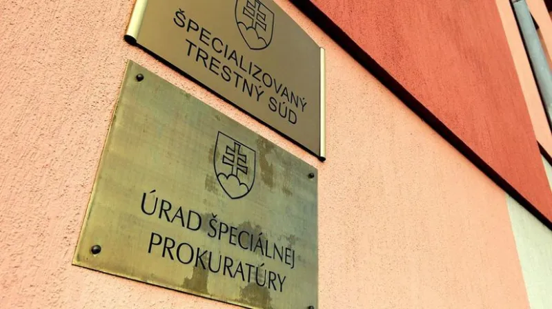 Odmietli obžalobu na Kotlebovho poslanca Stanislava Mizíka - Domáce - Správy - Pravda.sk