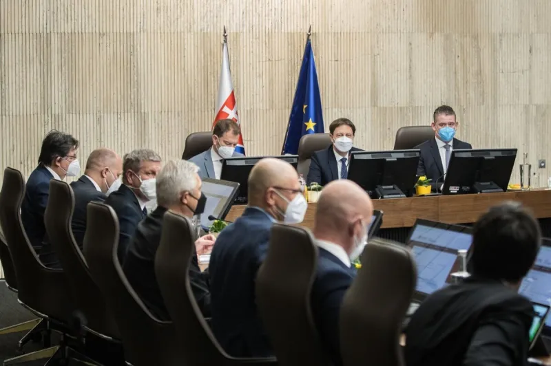 Koronavírus na Slovensku: Vláda schválila nový COVID automat - SME