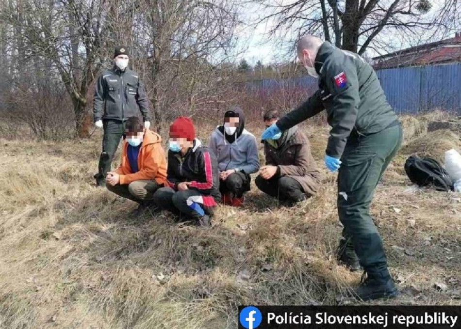 Polícia zadržala Bielorusa, ktorý prevážal 12 nelegálnych migrantov