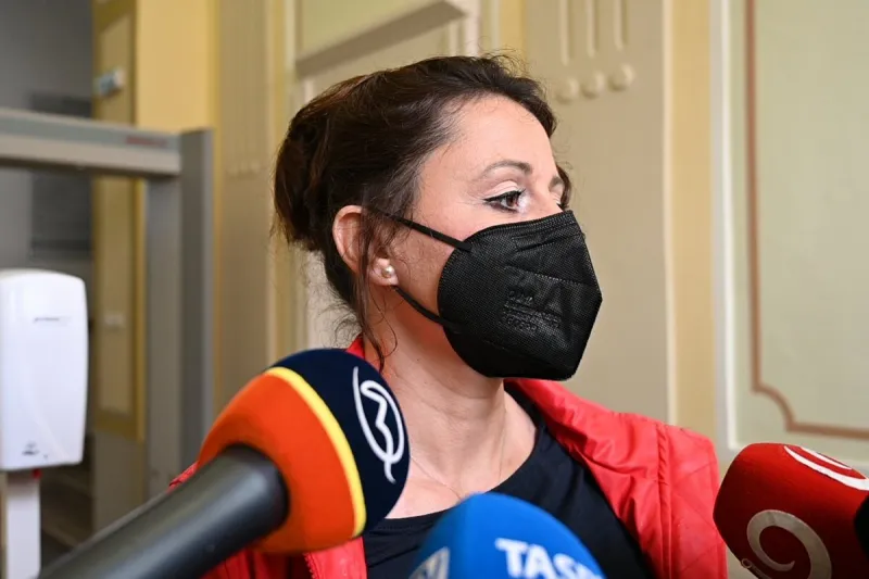 Čistý deň sa ozýva z kanála - Komentáre SME