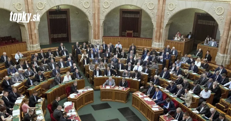 KORONAVÍRUS Maďarský parlament rozhodol: Núdzový stav v krajine potrvá až do jesene | Topky.sk